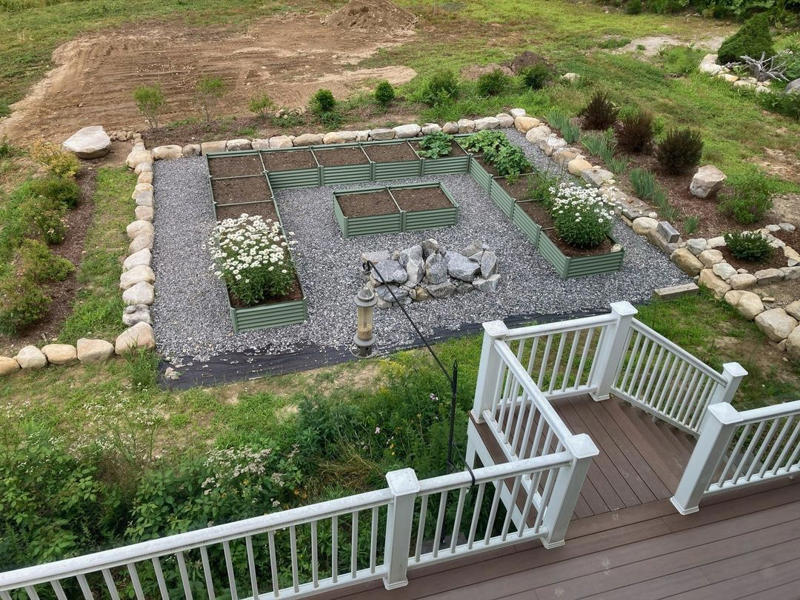 1) Make Them Waist Height, 3) Carve a Path, 4) Add Grid Wiring, 5) Use Brick, 10) Build in Steps, 11) Spring for Stone, 13) Choose Colorful Planters, 16) Make Your Own Meadow, 19) Opt for a Bucket, 20) Try Square Foot Gardening, 21) Surround a Shed, 22) Mix the Materials, 23) Work the Angles, 25) Tier the Planters, 26) Incorporate Scenic Pathways, 27) Mix and Match Your Vessels, 28) Think Outside the Box, 29) Automate Your Chores, 30) Add a Bit of Quirk