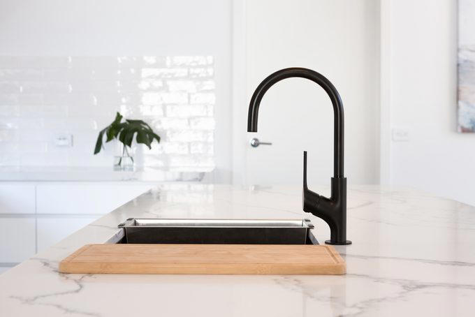 Cleaning with Windex, Plexiglass, Shower doors, Stainless steel, TV or computer screens, Car windshields, Home windows, Granite or marble, Laminate countertop or glass top stove, Dishwasher, Bathtubs