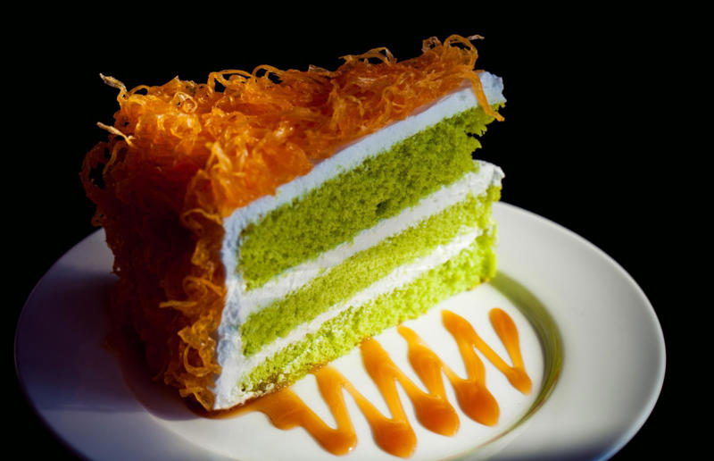 35. Foi thong cake, Thailand 44. Fondant fancies, England, UK, 43. Castella, Japan, 42. Parkin, England, UK, 41. German chocolate cake, USA, 40. Fraisier, France, 39. Amandine, Romania, 38. Barmbrack, Ireland, 37. Rigó Jancsi, Hungary, 36. Foi thong cake, Thailand, 35. Brigadeiro, Brazil, 34. Hummingbird cake, Jamaica, 33. King cake, USA, 32. Basbousa, Egypt, 31. Dundee cake, Scotland, UK, 30. Angel food cake, USA, 29. Rum cake, Caribbean, 28. Madeira cake, UK, 27. Ice cream cake, various locations, 26. Pineapple upside-down cake, USA, 25. Portokalopita, Greece, 24. Bienenstich, Germany, 23. Persian love cake, Iran, 22. Chajá, Uruguay, 21. Kvæfjordkake, Norway, 20. Tunnel of fudge cake, USA, 19. Malva pudding, South Africa, 18. Jamaican ginger cake, Jamaica and UK, 17. Medovik, Russia, 16. Funfetti cake, USA, 15. Lamingtons, Australia, 14. Battenberg, England, UK, 13. Sachertorte, Austria, 12. Opera cake, France, 11. Maple cake, Canada, 10. Lapis legit, Indonesia, 9. Swiss roll, Central Europe, 8. Banana bread, USA, 7. Lemon drizzle cake, England, UK, 6. Carrot cake, various locations, 5. Schwarzwälder Kirschtorte, Germany, 4. Tres leches cake, Latin America, 3. Victoria sponge, England, UK, 2. Red velvet cake, USA
