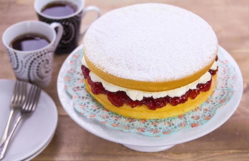 3. Victoria sponge, England 44. Fondant fancies, England, UK, 43. Castella, Japan, 42. Parkin, England, UK, 41. German chocolate cake, USA, 40. Fraisier, France, 39. Amandine, Romania, 38. Barmbrack, Ireland, 37. Rigó Jancsi, Hungary, 36. Foi thong cake, Thailand, 35. Brigadeiro, Brazil, 34. Hummingbird cake, Jamaica, 33. King cake, USA, 32. Basbousa, Egypt, 31. Dundee cake, Scotland, UK, 30. Angel food cake, USA, 29. Rum cake, Caribbean, 28. Madeira cake, UK, 27. Ice cream cake, various locations, 26. Pineapple upside-down cake, USA, 25. Portokalopita, Greece, 24. Bienenstich, Germany, 23. Persian love cake, Iran, 22. Chajá, Uruguay, 21. Kvæfjordkake, Norway, 20. Tunnel of fudge cake, USA, 19. Malva pudding, South Africa, 18. Jamaican ginger cake, Jamaica and UK, 17. Medovik, Russia, 16. Funfetti cake, USA, 15. Lamingtons, Australia, 14. Battenberg, England, UK, 13. Sachertorte, Austria, 12. Opera cake, France, 11. Maple cake, Canada, 10. Lapis legit, Indonesia, 9. Swiss roll, Central Europe, 8. Banana bread, USA, 7. Lemon drizzle cake, England, UK, 6. Carrot cake, various locations, 5. Schwarzwälder Kirschtorte, Germany, 4. Tres leches cake, Latin America, 3. Victoria sponge, England, UK, 2. Red velvet cake, USA