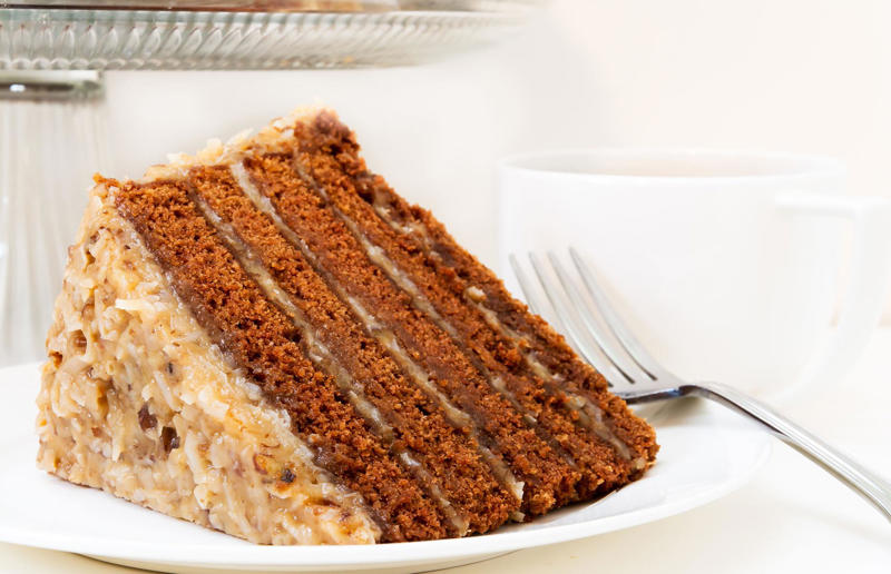 37. German chocolate cake, USA 44. Fondant fancies, England, UK, 43. Castella, Japan, 42. Parkin, England, UK, 41. German chocolate cake, USA, 40. Fraisier, France, 39. Amandine, Romania, 38. Barmbrack, Ireland, 37. Rigó Jancsi, Hungary, 36. Foi thong cake, Thailand, 35. Brigadeiro, Brazil, 34. Hummingbird cake, Jamaica, 33. King cake, USA, 32. Basbousa, Egypt, 31. Dundee cake, Scotland, UK, 30. Angel food cake, USA, 29. Rum cake, Caribbean, 28. Madeira cake, UK, 27. Ice cream cake, various locations, 26. Pineapple upside-down cake, USA, 25. Portokalopita, Greece, 24. Bienenstich, Germany, 23. Persian love cake, Iran, 22. Chajá, Uruguay, 21. Kvæfjordkake, Norway, 20. Tunnel of fudge cake, USA, 19. Malva pudding, South Africa, 18. Jamaican ginger cake, Jamaica and UK, 17. Medovik, Russia, 16. Funfetti cake, USA, 15. Lamingtons, Australia, 14. Battenberg, England, UK, 13. Sachertorte, Austria, 12. Opera cake, France, 11. Maple cake, Canada, 10. Lapis legit, Indonesia, 9. Swiss roll, Central Europe, 8. Banana bread, USA, 7. Lemon drizzle cake, England, UK, 6. Carrot cake, various locations, 5. Schwarzwälder Kirschtorte, Germany, 4. Tres leches cake, Latin America, 3. Victoria sponge, England, UK, 2. Red velvet cake, USA