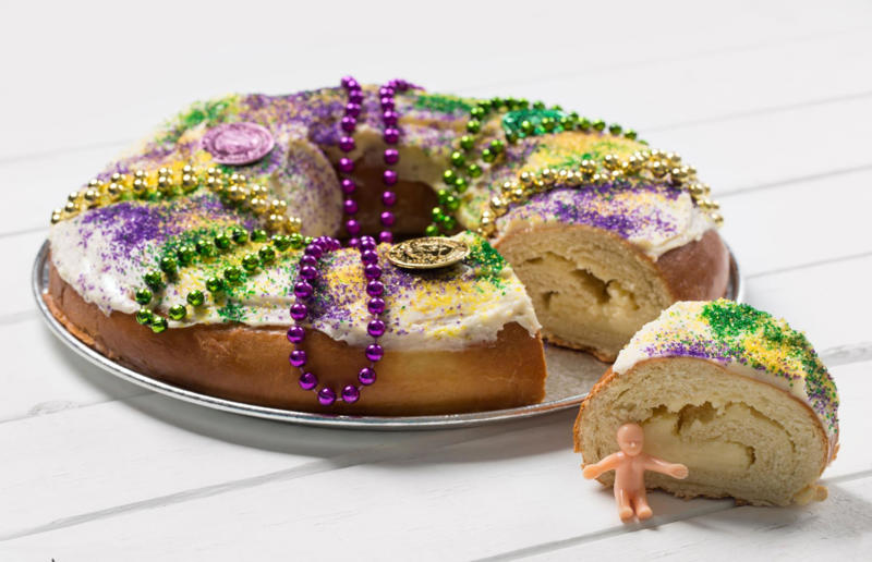 33. King cake, USA 44. Fondant fancies, England, UK, 43. Castella, Japan, 42. Parkin, England, UK, 41. German chocolate cake, USA, 40. Fraisier, France, 39. Amandine, Romania, 38. Barmbrack, Ireland, 37. Rigó Jancsi, Hungary, 36. Foi thong cake, Thailand, 35. Brigadeiro, Brazil, 34. Hummingbird cake, Jamaica, 33. King cake, USA, 32. Basbousa, Egypt, 31. Dundee cake, Scotland, UK, 30. Angel food cake, USA, 29. Rum cake, Caribbean, 28. Madeira cake, UK, 27. Ice cream cake, various locations, 26. Pineapple upside-down cake, USA, 25. Portokalopita, Greece, 24. Bienenstich, Germany, 23. Persian love cake, Iran, 22. Chajá, Uruguay, 21. Kvæfjordkake, Norway, 20. Tunnel of fudge cake, USA, 19. Malva pudding, South Africa, 18. Jamaican ginger cake, Jamaica and UK, 17. Medovik, Russia, 16. Funfetti cake, USA, 15. Lamingtons, Australia, 14. Battenberg, England, UK, 13. Sachertorte, Austria, 12. Opera cake, France, 11. Maple cake, Canada, 10. Lapis legit, Indonesia, 9. Swiss roll, Central Europe, 8. Banana bread, USA, 7. Lemon drizzle cake, England, UK, 6. Carrot cake, various locations, 5. Schwarzwälder Kirschtorte, Germany, 4. Tres leches cake, Latin America, 3. Victoria sponge, England, UK, 2. Red velvet cake, USA