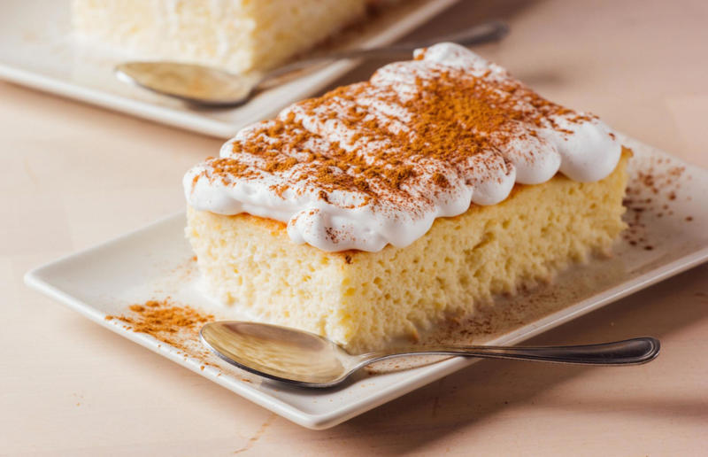 4. Tres leches cake, Latin America 44. Fondant fancies, England, UK, 43. Castella, Japan, 42. Parkin, England, UK, 41. German chocolate cake, USA, 40. Fraisier, France, 39. Amandine, Romania, 38. Barmbrack, Ireland, 37. Rigó Jancsi, Hungary, 36. Foi thong cake, Thailand, 35. Brigadeiro, Brazil, 34. Hummingbird cake, Jamaica, 33. King cake, USA, 32. Basbousa, Egypt, 31. Dundee cake, Scotland, UK, 30. Angel food cake, USA, 29. Rum cake, Caribbean, 28. Madeira cake, UK, 27. Ice cream cake, various locations, 26. Pineapple upside-down cake, USA, 25. Portokalopita, Greece, 24. Bienenstich, Germany, 23. Persian love cake, Iran, 22. Chajá, Uruguay, 21. Kvæfjordkake, Norway, 20. Tunnel of fudge cake, USA, 19. Malva pudding, South Africa, 18. Jamaican ginger cake, Jamaica and UK, 17. Medovik, Russia, 16. Funfetti cake, USA, 15. Lamingtons, Australia, 14. Battenberg, England, UK, 13. Sachertorte, Austria, 12. Opera cake, France, 11. Maple cake, Canada, 10. Lapis legit, Indonesia, 9. Swiss roll, Central Europe, 8. Banana bread, USA, 7. Lemon drizzle cake, England, UK, 6. Carrot cake, various locations, 5. Schwarzwälder Kirschtorte, Germany, 4. Tres leches cake, Latin America, 3. Victoria sponge, England, UK, 2. Red velvet cake, USA