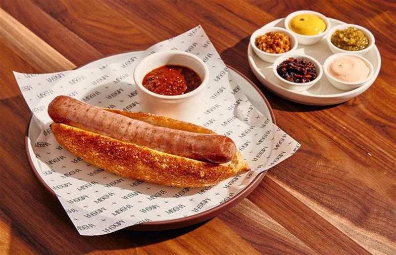 17. Hot Dog, Mischa, New York City, New York, USA 19. Bennelong sausage roll, Bennelong, Sydney, Australia, 18. The Golden Nugget, COQODAQ, New York City, New York, USA, 17. Hot Dog, Mischa, New York City, New York, USA, 16. Millionaire's Milkshake, Grill 'n' Shake, Cardiff, Wales, UK, 15. Dragon Dog, DougieDog Diner, Vancouver, Canada, 14. Barclay Prime Cheesesteak, Barclay Prime, Philadelphia, Pennsylvania, USA, 13. World's Most Expensive Fries, Serendipity3, New York City, New York, USA, 12. Quintessential Grilled Cheese Sandwich, Serendipity3, New York City, New York, USA, 11. Juuni Ban hot dog, Tokyo Dog, Seattle, Washington, USA, 10. Billion Dollar Popcorn, Berco's Popcorn, Chicago, Illinois, USA, 9. Fried Chicken & Osetra Caviar, Momofuku Noodle Bar, New York City, New York, USA, 8. Golden Opulence Sundae, Serendipity3, New York City, New York, USA, 7. ,000 bagel, Westin New York at Times Square, New York City, New York, USA, 6. Guinness World Record 24k Pizza, Industry Kitchen, New York City, New York, USA, 5. The Golden Boy burger, De Daltons, Voorthuizen, Netherlands, 4. The Posh Pie, The Lord Dudley Hotel, Sydney, Australia, 3. Louis XIII pizza, various locations, Italy, 2. Meat pie, The Fence Gate Inn, Burnley, Lancashire, England, UK