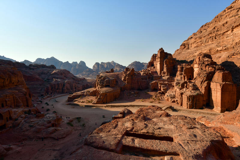 Royal Tombs, Petra, Jordan Basilica Cistern, อิสตันบูล, ตุรกี, บิกเบน, ลอนดอน, อังกฤษ, ชลาคาร Adalaj, อินเดีย, ปอร์โตเวเนเร, อิตาลี, อุทยาน Rodrigues Alves, บราซิล, Rani ki Vav, อินเดีย, วัดอรุณ, ไทย, ประตูชัยถนนออกัสตา, โปรตุเกส, ทัชมาฮาล, อินเดีย, ป้อมแดง, อินเดีย, น้ำพุเทรวี, อิตาลี, ติวานากู, โบลิเวีย, สเบตลา, ตูนิเซีย, ป้อมจิตตอร์, อินเดีย, สวนจีน สิงคโปร์, เปตรา จอร์แดน, ซุ้มประตูคอนสแตนติน, อิตาลี, Yaxchilán, เม็กซิโก, โรงอาบน้ำคาราคัลลา, อิตาลี, San Miguel de Allende, เม็กซิโก, วิหารโอลิมเปียนซูส กรุงเอเธนส์ ประเทศกรีซ, ถ้ำฟราซาสซี ประเทศอิตาลี, สุสานซิลลูสตานี ประเทศเปรู, สำนักแห่งเอเธนส์ ประเทศกรีซ, ลาซซาเรตโตแห่งอันโคนา ประเทศอิตาลี, วิหารเอเรคธีออน กรีซ, อนุสรณ์สถานแห่งชาติเดวิลโพสต์ไพล์ แคลิฟอร์เนีย, สุสานหลวง เปตรา จอร์แดน, ตูลุม, เม็กซิโก, แบมบะระ, อังกฤษ, บูดาเปสต์, ฮังการี, ป้อมอาเมร์, อินเดีย, มาชูปิกชู, เปรู, ตอสสาเดอมาร์, สเปน, สวน Gonaitei, ญี่ปุ่น, วิคโลว์, ไอร์แลนด์, ปาเลงเก, เม็กซิโก, Bethesda Terrace, นิวยอร์ก, สหรัฐฯ, โบสถ์ซานปิเอโตร, อิตาลี, สวนชา, มณฑลฉางซิง, จีน, มัสยิด Tin Mal, โมร็อกโก, ป่าสงวนแห่งชาติ Uinta-Wasatch-Cache, ยูทาห์, สหรัฐอเมริกา, ไดโกจิ, เกียวโต, ญี่ปุ่น, แอริโซนา, สหรัฐอเมริกา, อุทยานประวัติศาสตร์แห่งรัฐ Ward Charcoal Ovens ใกล้อีลี, เนวาดา, Vallone dei Mulini, อิตาลี, อุทยานแห่งรัฐสมิธ ร็อค, ออริกอน, สหรัฐอเมริกา, San Juan de Gaztelugatxe, สเปน, ป้อมรายครห์, อินเดีย, หอสังเกตการณ์ทะเลทรายแกรนด์แคนยอน, แอริโซนา, สหรัฐฯ, พระราชวังอิมพีเรียล, ญี่ปุ่น, ซากปราสาทเพนนาร์ด, สหราชอาณาจักร, ปราสาทอิวะคุนิ, ญี่ปุ่น, จังหวัดนางาโนะ, ญี่ปุ่น, วิหารพาร์เธนอน, กรีซ, ปราสาท Classiebawn, ไอร์แลนด์, เชฟชาอูน, โมร็อกโก, สวนชินจูกุ เกียวเอ็น, ญี่ปุ่น, ลักซอร์, อียิปต์, สะพานโบราณจั่วอิง, จีน, ปราสาท Torrechiara, อิตาลี, สวนราชพฤกษ์, ไทย, กำแพงเมืองจีน, ซากปรักหักพังจัตุรัสโรมัน, อิตาลี, ป้อม Lovrijenac, โครเอเชีย, กังหันลมพิทสโตน, บักกิงแฮมเชอร์, คาซามิลา, สเปน, ซากปรักหักพังของชาวมายันในซูนานตูนิช, เบลีซ, กัสเตลโนด์ ลา ชาแปล, ฝรั่งเศส, ปราสาทเบร์ลังกา เด ดูเอโร, สเปน, วิหารลักซอร์, อียิปต์, ประตูราชสีห์, ตุรกี, Trethevy Quoit, คอร์นวอลล์, Tinghir, โมร็อกโก, ปราสาทวอลซิน, เบลเยียม, ปาลาซโซ เวคคิโอ, อิตาลี, วิหารแห่งโพไซดอน, กรีซ, ไรน์แลนด์-พาลาทิเนต, เยอรมนี, แคนยอนเดอเชลลี, แอริโซนา, สหรัฐอเมริกา, นิวยอร์ก ซิตี้, จังหวัดคาโย, เบลีซ, ทิกัล, เอลเปเตง, กัวเตมาลา