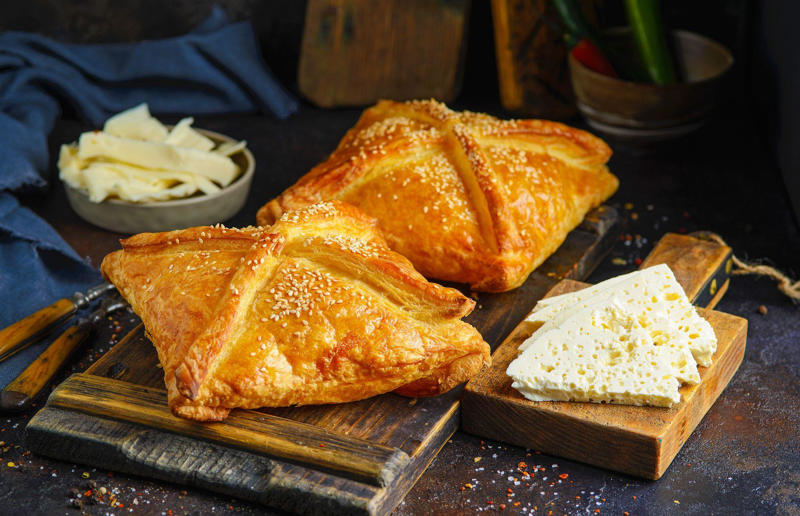 19. Penovani khachapuri, Georgia 34. Stargazy pie, England, UK, 33. Borek, various locations, 32. Saskatoon berry pie, Canada, 31. Butter pie, England, UK, 30. Vlaai, Netherlands, 29. Zelnik, Bulgaria and North Macedonia, 28. Egyptian goulash, Egypt, 27. Peach pie, USA, 26. Kreatopita, Greece, 25. Scotch pie, Scotland, UK, 24. Empadão de frango, Brazil, 23. Pepper steak pie, South Africa, 22. Limonnik, Russia, 21. Pork pie, England, UK, 20. Bündner Nusstorte, Switzerland, 19. Penovani khachapuri, Georgia, 18. Empanada gallega, Spain, 17. Steak and Guinness pie, Ireland, 16. Geraardsbergse mattentaart, Belgium, 15. Pâté chaud, Vietnam, 14. Mince pie, various locations, 13. Bacon and egg pie, England, UK and New Zealand, 12. Pastilla, North Africa, 11. Pithivier, France, 10. Pot pie, Canada, UK and USA, 9. Torta pasqualina, Italy, 8. Cherry pie, USA, 7. Coulibiac, France and Russia, 6. Buko pie, Philippines, 5. Tourtière, Canada, 4. Spanakopita, Cyprus and Greece, 3. Steak and kidney pie, UK, 2. Meat pie, Australia and New Zealand