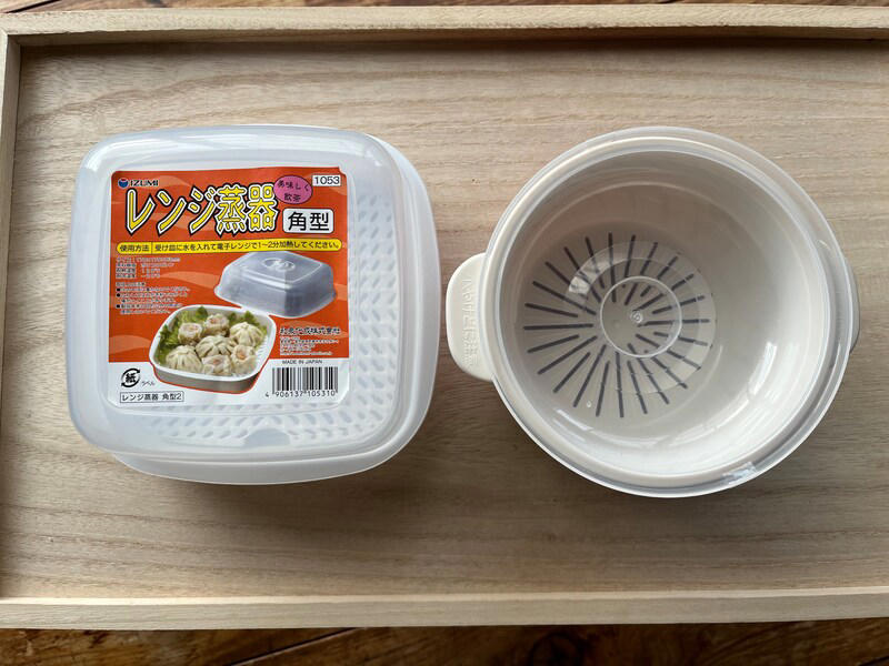 セリア「レンジ蒸器」のサイズ・値段, 【100均セリアの蒸し器のレシピ】「レンジ蒸器」でかんたん！ ほくほくじゃがいも＋切り干し大根, セリア「レンジ蒸器」のサイズ・値段, 【100均セリアの蒸し器のレシピ】「レンジ蒸器」で作る冷凍かぼちゃのサラダ, 【100均】セリアの蒸し器の売り場はどこ？ 売り切れ？, 【100均】セリアの蒸し器はステンレス製などフライパン対応の「蒸し器プレート」はある？, 【100均】セリアには蒸し器以外に、せいろ蒸しに使える「せいろ」はある？ 肉まんを蒸せる？