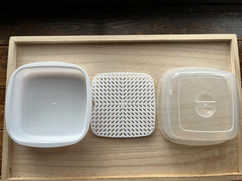 セリア「レンジ蒸器」のサイズ・値段, 【100均セリアの蒸し器のレシピ】「レンジ蒸器」でかんたん！ ほくほくじゃがいも＋切り干し大根, セリア「レンジ蒸器」のサイズ・値段, 【100均セリアの蒸し器のレシピ】「レンジ蒸器」で作る冷凍かぼちゃのサラダ, 【100均】セリアの蒸し器の売り場はどこ？ 売り切れ？, 【100均】セリアの蒸し器はステンレス製などフライパン対応の「蒸し器プレート」はある？, 【100均】セリアには蒸し器以外に、せいろ蒸しに使える「せいろ」はある？ 肉まんを蒸せる？