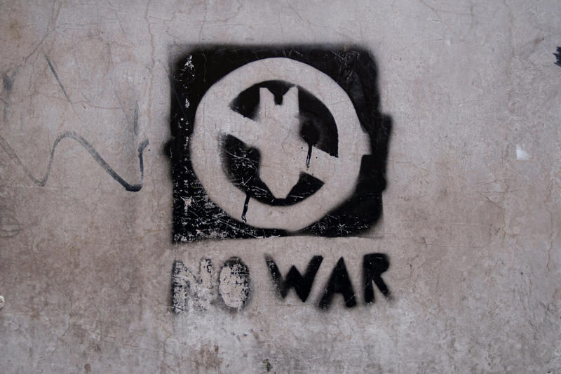 War on the horizon, NATO countries are worried, Germany will build more bunkers, German bunker plan, All building must have bunkers, A bunker app, The Swedish government releases a booklet to prepare for war, A booklet first introduced during World War II, The European Union warns citizens in all countries to be prepared, A warning from the former Finnish President, Fear of war in Europe is now a reality, Maximum alert in Europe due to global instability, Warmongering escalation, Donald Tusk, President of Poland, said it clearly, "War is no longer a concept from the past", Young people, to arms, Western European countries did away with mandatory service, Macron defends that young people serve the country for a few months, The UK wants to prepare citizens for the worst, A proposal from the United Kingdom, More troops, more money for the armies, Trump could turn his back on Europe, Europe must be able to protect itself, Reluctance on the left, We have to change the mentality, Up to the centre-left