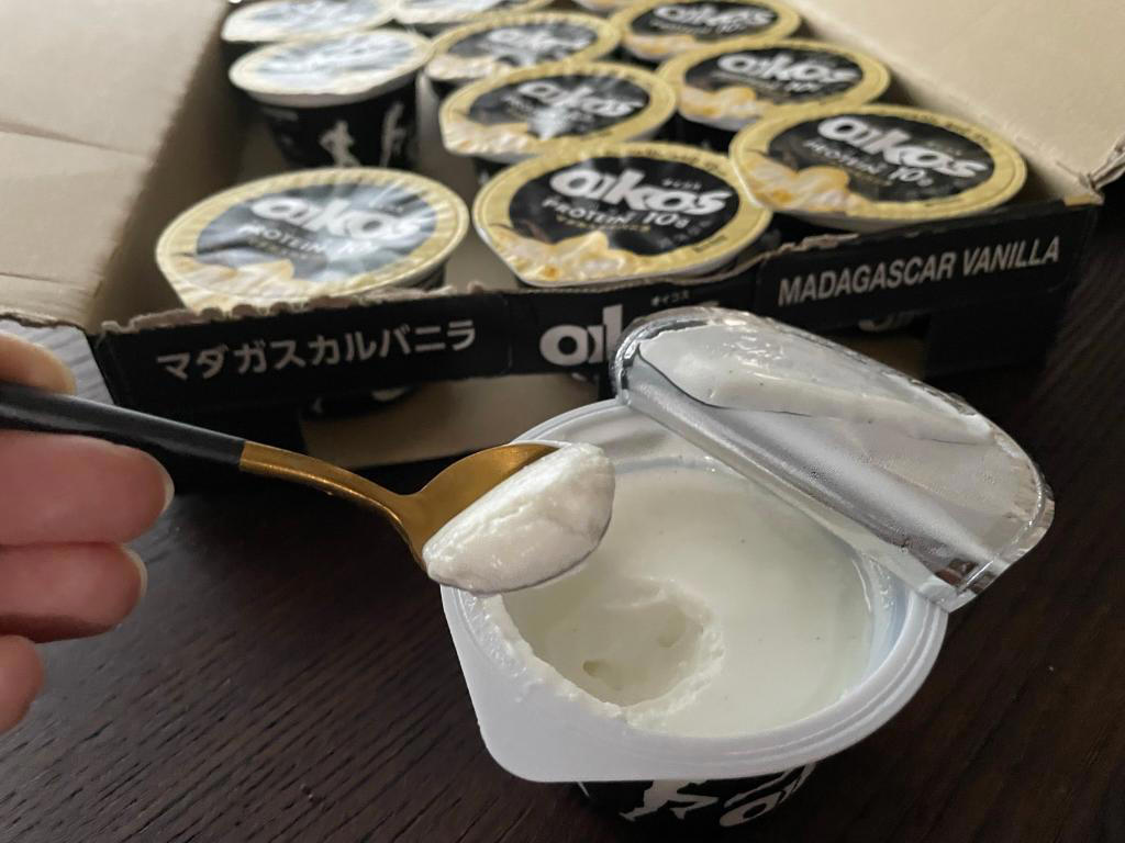 1. やっぱりパーティーは本場のターキーで！ コストコの「スモークターキードラムスティック」, 2. マフィンの新作は甘すぎない大人の味わい！ コストコの「ココアクッキークランブルマフィン」, 3. たっぷり330g入りであったか～い！ コストコの「マッシュルームチキンスープ」, 1位：コストコ通からも人気の「マスカルポーネロール」, 2位：売り切れ続出！コスパ良しな「オートミール」, 3位：冷凍保存もできる「トリプルチーズタルト」, 4位：スーパーの半額で買える「オイコス」, 5位：安いのに柔らかくて美味しい「牛タン」, 6位：コストコ定番スイーツといえば「ストロベリースコップケーキ」, 7位：コストコで10年愛されているロングセラー商品「メキシカンサラダラップ」, 8位：自宅で本格アヒージョを楽しめる「シーフードアヒージョ」, 9位：1個あたり14円！コスパ最強の「ディナーロール」, 10位：ボリューム満点の「ビーフガーリックバターライス」, 1位：一家に一個の必須アイテム「オキシクリーン」, 2位：用途に合わせて選べる「ジップロック」, 3位：コストコの代名詞！選べる大中小「コストコ くま ぬいぐるみ」, 4位：コスパ良し！ママに嬉しい「ベビーワイプ」, 5位：口内環境を整える「リステリン・マウスウォッシュ」, 6位：密閉力抜群！ラップより使える「プレスンシール」, 7位：大容量が嬉しい「カークランド・流せるウェットティッシュ」, 8位：ひも付きでまとめやすい「カークランドシグネチャーひも付きゴミ袋」, 9位：少しの量でもしっかり洗浄「エコベール（食器用洗剤）」, 10位：スーパーよりコスパ良く購入できる「フィニッシュ（食洗機用洗剤）」, 専門家イチオシストが注目！コストコの新規トピックス＆流行予想, 1. 全長236cm！ コストコの代名詞「巨大くまのぬいぐるみ」, 2.【パーティーの主役】見た目も豪華なハーフシートケーキのカスタム術, 3.【隠れた名品】冷凍庫に常備したい！「ポテトハットグ」, 1位：イワキ パック＆レンジ 200ml 耐熱ガラス保存容器, 2位：トフィー 電子レンジ用 グリルパン, 3位：小分け術でコスト効率化！「ジップロック」, プルコギビーフ：小分け冷凍方法（1回分ずつ平たく）＆アレンジ例, ハイローラー：冷凍不向きでも“焼く”アレンジで別のおいしさに, ロティサリーチキン：骨でスープを取る裏技, オイコスヨーグルト：低カロリー・高タンパク＋冷凍アレンジ, オーガニックバナナ：認証＆追熟のコツ, オーツミール：ダイエット食品としての高コスパ, 1．フルーツのパワーでお肉が柔らか！ リピーター続出の「プルコギビーフ」, 2．やわらかくて美味しい「さくらどりもも肉」, 3．生のまま空輸されているため味も食感も抜群の「アトランティックサーモン」, 1.コストコの「ハムレットチョコクリスピー」は圧倒的にコスパが良い！, 2．コストコの「マドレーヌ」は20個入りの大容量！ 冷凍保存もOK, 3．見た目もかわいいココナッツ度高めのチョコ「ラファエロ」, 1．定番大人気！コストコの「ティラミス・ドルチェ」, 2．コストコの定番チーズケーキ「トリプルチーズタルト」がリニューアル！, 3．冷凍保存でストック！コストコの人気ワッフル「ミルキャンプ」, 4．オンライン予約も！コストコ「ハーフシートケーキ」, 1．高級感あふれるサクサク食感の「ラグジュアリーミニクロワッサン」, 2．リピ買い続出！ 大容量でお得な「パンオショコラサヴール」, 3．きめ細かくふわふわの食感でアレンジも豊富な「ミルクブレッド」, 4．知らない人がいないほど大人気の定番商品「ディナーロール」, 5．食品ランキング1位の実力！ コストコの「マスカルポーネロール」が絶品, 6．もっちり食感で大人気！コストコの「ベーグル」, 1．コストコの「ロティサリーチキン」はコスパ抜群でパーティーに最適！, 2．大人気ロングセラー！ コストコの「メキシカンサラダラップ」, 3．フードコートで人気のコストコ「チーズバーガー」, 1．ディナーロールだけじゃない？ コストコの「マスカルポーネロール」が絶品, 2.小分けのオリーブオイル「ALCALA minioliva」で新鮮な料理を, 2.ダイエット中のおやつに！丸ごとしいたけの「シイタケマッシュルームクリスプ」, 1．ヨーグルト「オイコス」はコストコで買うのがお得！, 2．コストコの「種なしぶどう」は甘いと評判！たっぷりお買い得, 3．コストコの「メニセーズ プチパン」は常温で保存もできる本格パン！, 1．見た目もかわいい！コストコのはちみつ「ハニーベア」, 2．コストコの「ミックスナッツ」は魅惑のおつまみ！, 3．コストコの巨大「チェダーチーズ」は用途イロイロで便利！, 1．コストコで買えるスタバのコーヒー「エスプレッソブレンド」, 2．健康にもいいコストコのオーガニック商品「ルイボスティー」, 3．コストコで大人気のお酢系ドリンク「美酢」, 1．厚みがあって丈夫な「バウンティ」の使い道はさまざま, 2．食品の保存に欠かせない「ジップロック」はスライダーがおすすめ, 3．超優秀なコストコの大判「レジャーシート」, 無添加で栄養豊富！ ダイエットにも活用できる「クエーカーグラノーラ」, アレンジレシピが豊富で朝にも大活躍してくれる「韓国のりフレーク」, 海外風クッキーが焼けておうち時間を楽しく過ごせる「クッキードゥ」, 【活用ルール1】冷凍できる商品はすべてコストコで買え！, 【活用ルール2】お気に入りのブランドにこだわり過ぎるな！, 【活用ルール3】圧倒的にお得な商品は、絶対にコストコで買え！, コストコの会員種別と年会費, リワードとコスト効率化のノウハウ, 【2025年12月】今週（週末）限定で値下げされている特にお得な商品はありますか？, コストコの食品で、一人暮らしや少人数家庭が損をしないための「3つの原則」とは何ですか？, ランキング1位のマスカルポーネロール（パン）を無駄なく消費するための冷凍・保存術を教えてください。, ランキング1位の日用品「オキシクリーン」以外に、リピートすべき高コスパな日用品は何ですか？, ロティサリーチキン（惣菜）を最後まで食べきるための骨の活用方法を教えてください。, コストコでしか買えない、SNSで話題の「隠れ人気スイーツ」は何ですか？, コストコのプライベートブランド（カークランドシグネチャー）が安くて高品質な理由は何ですか？, 冷凍食品で特におすすめの「時短調理グルメ」は何ですか？, コストコで購入できるキッチン用品の中で、特に買ってよかったものは何ですか？, コストコオンライン通販は、会員ではない人でも利用できますか？