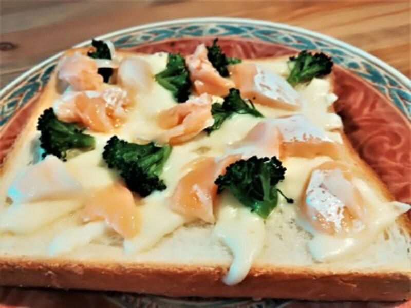 【業務スーパーの冷凍魚のおすすめポイント】大容量でコスパ最強！, 【業務スーパーの冷凍魚のおすすめポイント】切り身で保存期間が長く、冷凍庫に常備しておける！, 【業務スーパーの冷凍魚のおすすめポイント】骨なし魚でラクラク調理できてかんたん！ 家事の時短に, 業務スーパーの冷凍魚「骨とりサワラ」の内容量・値段, 業務スーパーの冷凍魚「骨とりサワラ」のカロリー・栄養成分, 業務スーパーの冷凍魚「骨とりサワラ」の賞味期限, 業務スーパーの冷凍魚「骨とりサワラ」の解凍方法, 業務スーパーの冷凍魚「骨とりサワラ」の味わいレビュー, レシピ1：サワラの照り焼き, レシピ2：サワラのみそ焼き, 業務スーパーの冷凍魚「塩さば切身」の内容量・値段, 業務スーパーの冷凍魚「塩さば切身」の原材料・原産国, 業務スーパーの冷凍魚「塩さば切身」のカロリー・栄養成分（目安）, 業務スーパーの冷凍魚「塩さば切身」の賞味期限, 業務スーパーの冷凍魚「塩さば切身」の解凍方法, 業務スーパーの冷凍魚「塩さば切身」の味わいレビュー, 業務スーパーの冷凍魚「トロサーモン」の内容量・値段,  業務スーパーの冷凍魚「トロサーモン」の原材料・原産国, 業務スーパーの冷凍魚「トロサーモン」のカロリー・栄養成分表示（推定値）, 業務スーパーの冷凍魚「トロサーモン」の賞味期限, 業務スーパーの冷凍魚「トロサーモン」の解凍方法, 業務スーパーの冷凍魚「トロサーモン」の味は魅力的, レシピ1：サーモンオープンサンド, レシピ2：サーモンサラダ, レシピ3：サーモン丼, 【業務スーパーの冷凍魚のおすすめ】「骨とり赤魚 切身」, 【業務スーパーの冷凍魚のおすすめ】「骨とりタラ切身」, 【業務スーパーの冷凍魚のおすすめ】「カナダわかさぎ」, 【業務スーパーの冷凍魚のおすすめ】「フライパンで調理ができる真ほっけ」, 業務スーパーの「冷凍魚」はまずい？おいしい？, 業務スーパーの「冷凍魚」は煮付けも作れる？,  業務スーパーの「冷凍魚」は国産が少ないけれど安全性は？, 業務スーパーの「冷凍魚」は電子レンジで解凍もできる？, 業務スーパーの冷凍魚「ティラピア」は売ってる？