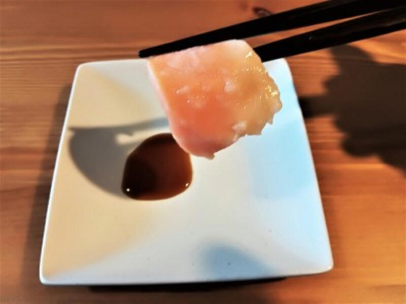 【業務スーパーの冷凍魚のおすすめポイント】大容量でコスパ最強！, 【業務スーパーの冷凍魚のおすすめポイント】切り身で保存期間が長く、冷凍庫に常備しておける！, 【業務スーパーの冷凍魚のおすすめポイント】骨なし魚でラクラク調理できてかんたん！ 家事の時短に, 業務スーパーの冷凍魚「骨とりサワラ」の内容量・値段, 業務スーパーの冷凍魚「骨とりサワラ」のカロリー・栄養成分, 業務スーパーの冷凍魚「骨とりサワラ」の賞味期限, 業務スーパーの冷凍魚「骨とりサワラ」の解凍方法, 業務スーパーの冷凍魚「骨とりサワラ」の味わいレビュー, レシピ1：サワラの照り焼き, レシピ2：サワラのみそ焼き, 業務スーパーの冷凍魚「塩さば切身」の内容量・値段, 業務スーパーの冷凍魚「塩さば切身」の原材料・原産国, 業務スーパーの冷凍魚「塩さば切身」のカロリー・栄養成分（目安）, 業務スーパーの冷凍魚「塩さば切身」の賞味期限, 業務スーパーの冷凍魚「塩さば切身」の解凍方法, 業務スーパーの冷凍魚「塩さば切身」の味わいレビュー, 業務スーパーの冷凍魚「トロサーモン」の内容量・値段,  業務スーパーの冷凍魚「トロサーモン」の原材料・原産国, 業務スーパーの冷凍魚「トロサーモン」のカロリー・栄養成分表示（推定値）, 業務スーパーの冷凍魚「トロサーモン」の賞味期限, 業務スーパーの冷凍魚「トロサーモン」の解凍方法, 業務スーパーの冷凍魚「トロサーモン」の味は魅力的, レシピ1：サーモンオープンサンド, レシピ2：サーモンサラダ, レシピ3：サーモン丼, 【業務スーパーの冷凍魚のおすすめ】「骨とり赤魚 切身」, 【業務スーパーの冷凍魚のおすすめ】「骨とりタラ切身」, 【業務スーパーの冷凍魚のおすすめ】「カナダわかさぎ」, 【業務スーパーの冷凍魚のおすすめ】「フライパンで調理ができる真ほっけ」, 業務スーパーの「冷凍魚」はまずい？おいしい？, 業務スーパーの「冷凍魚」は煮付けも作れる？,  業務スーパーの「冷凍魚」は国産が少ないけれど安全性は？, 業務スーパーの「冷凍魚」は電子レンジで解凍もできる？, 業務スーパーの冷凍魚「ティラピア」は売ってる？