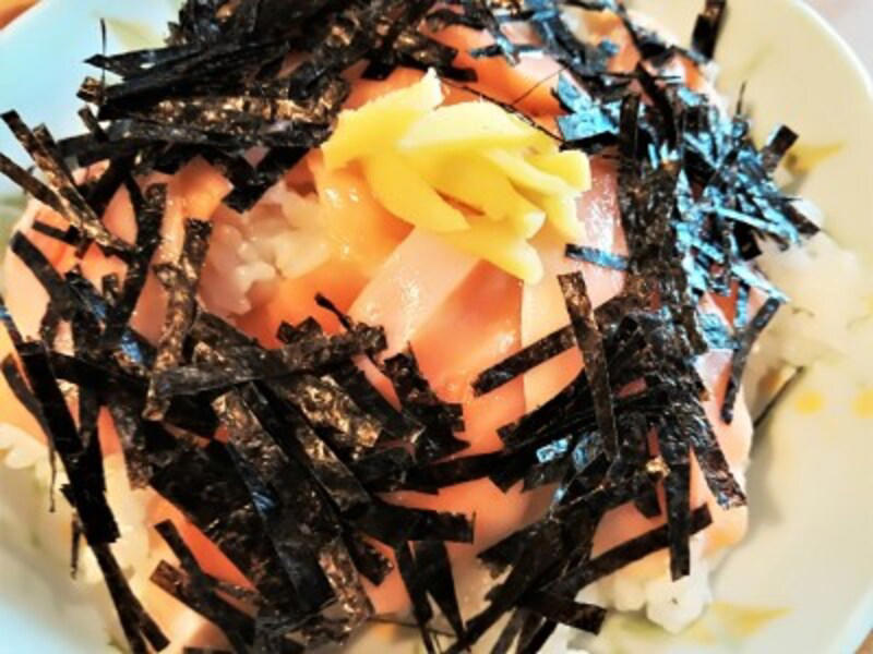 【業務スーパーの冷凍魚のおすすめポイント】大容量でコスパ最強！, 【業務スーパーの冷凍魚のおすすめポイント】切り身で保存期間が長く、冷凍庫に常備しておける！, 【業務スーパーの冷凍魚のおすすめポイント】骨なし魚でラクラク調理できてかんたん！ 家事の時短に, 業務スーパーの冷凍魚「骨とりサワラ」の内容量・値段, 業務スーパーの冷凍魚「骨とりサワラ」のカロリー・栄養成分, 業務スーパーの冷凍魚「骨とりサワラ」の賞味期限, 業務スーパーの冷凍魚「骨とりサワラ」の解凍方法, 業務スーパーの冷凍魚「骨とりサワラ」の味わいレビュー, レシピ1：サワラの照り焼き, レシピ2：サワラのみそ焼き, 業務スーパーの冷凍魚「塩さば切身」の内容量・値段, 業務スーパーの冷凍魚「塩さば切身」の原材料・原産国, 業務スーパーの冷凍魚「塩さば切身」のカロリー・栄養成分（目安）, 業務スーパーの冷凍魚「塩さば切身」の賞味期限, 業務スーパーの冷凍魚「塩さば切身」の解凍方法, 業務スーパーの冷凍魚「塩さば切身」の味わいレビュー, 業務スーパーの冷凍魚「トロサーモン」の内容量・値段,  業務スーパーの冷凍魚「トロサーモン」の原材料・原産国, 業務スーパーの冷凍魚「トロサーモン」のカロリー・栄養成分表示（推定値）, 業務スーパーの冷凍魚「トロサーモン」の賞味期限, 業務スーパーの冷凍魚「トロサーモン」の解凍方法, 業務スーパーの冷凍魚「トロサーモン」の味は魅力的, レシピ1：サーモンオープンサンド, レシピ2：サーモンサラダ, レシピ3：サーモン丼, 【業務スーパーの冷凍魚のおすすめ】「骨とり赤魚 切身」, 【業務スーパーの冷凍魚のおすすめ】「骨とりタラ切身」, 【業務スーパーの冷凍魚のおすすめ】「カナダわかさぎ」, 【業務スーパーの冷凍魚のおすすめ】「フライパンで調理ができる真ほっけ」, 業務スーパーの「冷凍魚」はまずい？おいしい？, 業務スーパーの「冷凍魚」は煮付けも作れる？,  業務スーパーの「冷凍魚」は国産が少ないけれど安全性は？, 業務スーパーの「冷凍魚」は電子レンジで解凍もできる？, 業務スーパーの冷凍魚「ティラピア」は売ってる？
