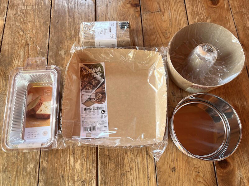 【セリアのケーキ型1】美味しいカップケーキを作れる「カップケーキ型 Mサイズ」, 【セリアのケーキ型2】平たい形の「ブラウニーケーキ型」, 【セリアのケーキ型3】ガトーショコラにおすすめ「ギャザーカップケーキ型」, 【セリアのケーキ型4】大きなパウンドケーキが焼ける「アルミタイプ パウンドケーキ型 Lサイズ2P」, 【セリアのケーキ型5】ガトーショコラやチーズケーキに！三角のケーキが作れる「ワンカットケーキ型」, 【セリアのケーキ型6】小さなケーキが作れる「ミニパウンドケーキ型」, 【セリアのケーキ型7】レシピつき！「イタリア製シフォンケーキ型」, 【セリアのケーキ型8】何度でも使える！底抜けタイプの「デコレーションケーキ丸型6号」, ステンレス型の洗浄・保管, シリコン型の匂い移り対策, セリアのケーキ型の売り場はどこ？, セリアでは紙製やステンレス製のケーキ型もある？, セリアではステンレス製のカップケーキ型は取り扱ってる？, セリアには15cm（5号）や12cm（4号）のケーキ型も販売してる？
