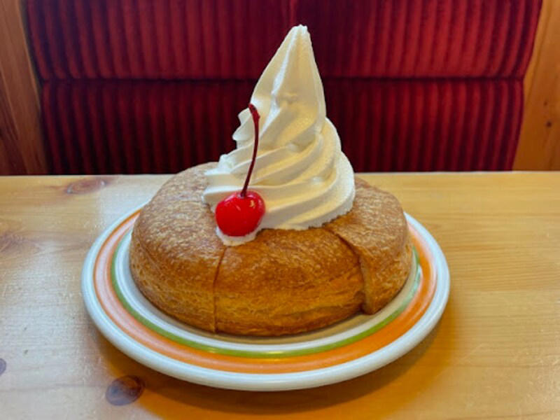 【コメダ珈琲店のおすすめドリンクランキング1位】コメダ珈琲店の定番！ 爽やかな苦みが美味しい「コメダブレンド」, 【コメダ珈琲店のおすすめドリンクランキング2位】約1.5倍でたっぷり！ 「コメダブレンドたっぷりサイズ」, 【コメダ珈琲店のおすすめドリンクランキング3位】グラスから飛び出そうなクリームの「アイスココア」, 【コメダ珈琲店のおすすめドリンクランキング4位】見た目もかわいい「クリームソーダ」, 【コメダ珈琲店のおすすめドリンクランキング5位】暑い日、夏にぴったりな「アイスコーヒー」, 【コメダ珈琲店のおすすめドリンクランキング5位】たくさん飲みたい人に！ 大容量で大満足「アイスコーヒーたっぷりサイズ」, 【コメダ珈琲店のおすすめのフード・デザート人気メニュー1位】1人用のミニサイズがちょうど良い「ミニシロノワール」, 【コメダ珈琲店のおすすめのフード・デザート人気メニュー2位】シェアがおすすめ「シロノワール」, 【コメダ珈琲店のおすすめのフード・デザート人気メニュー3位】名古屋のモーニングを感じる「小倉トースト」はテイクアウトもOK, 【コメダ珈琲店のおすすめのフード・デザート人気メニュー4位】ふわふわ×サクサク「みそカツパン」, 【コメダ珈琲店のおすすめのフード・デザート人気メニュー5位】ボリューム満点「たっぷりたまごのピザトースト」, Q.コメダのモーニングでおすすめのセットや組み合わせは？, Q.コメダでおすすめの平日ランチメニューは？, Q.コメダは土日もランチメニューがある？, コメダのおすすめに関する口コミは？