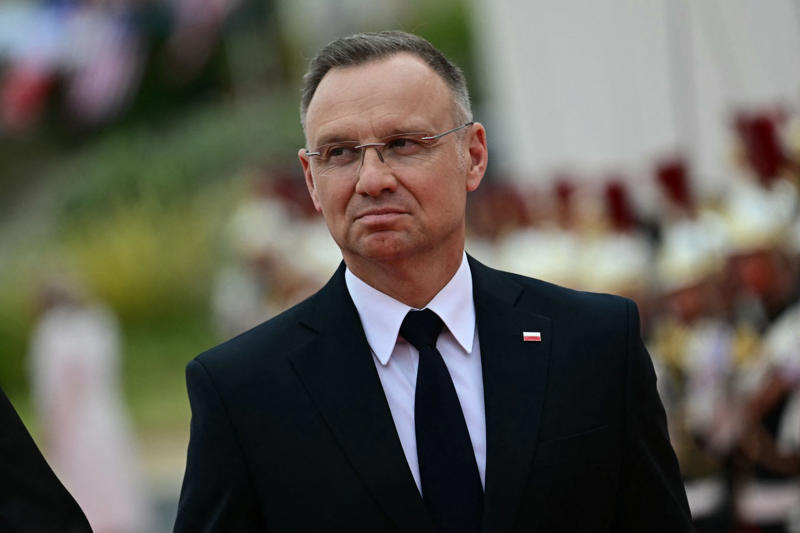 Andrzej Duda Commuters encounter double border controls, Germany's 2023 border controls, Suspicious vehicles stopped, Military involvement, Tense German-Polish relations, Heavy loads, Unanswered questions, Clear rules required, "Ping-pong game”, No problems so far, Unwanted asylum seekers, Tried but not practised, A test for the EU, Economic concerns, Polish objections, Polish extremists seek out migrants