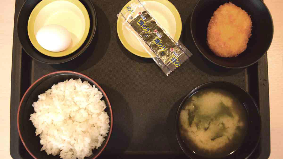 松のやの朝定食に関する良い口コミ, 松のやの朝定食に関する悪い口コミ, 朝メニュー一覧を紹介！, 提供時間は何時から何時まで？, 販売対象店舗は？, 「玉子かけごはん定食」は高コスパ！, 「得朝ソーセージエッグ定食」はポテトサラダ付きでお得！, 「玉子丼」はみそ汁付き！, 松のやの朝定食はご飯がおかわりできる？, 松のやの朝定食が値上げした？, 松のやでは、朝定食に使えるクーポンやサービス券もある？, 松のやの朝定食では、みそ汁を豚汁に変更できる？