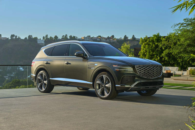 2025 Hyundai Santa Fe, 2025 Mazda CX-90, 2025 Toyota Grand Highlander, 2025 Genesis GV80, 2025 Volvo XC90, 2025 Chevrolet Tahoe / Suburban, 2025 Ford Expedition, 2025 Lexus GX, 2025 GMC Yukon, 2025 BMW X7, 2025 Cadillac Escalade, 2025 Mercedes-Benz GLS-Class, 2025 Lincoln Navigator, 2025 Lexus LX, 2025 Land Rover Range Rover