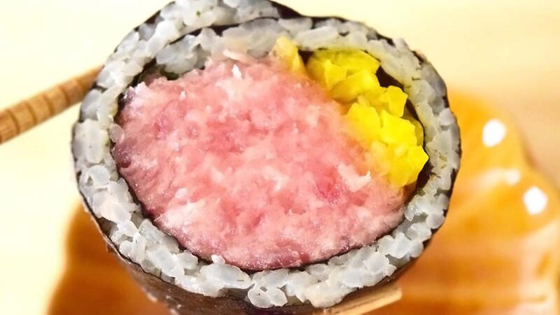 ロピア「魚萬 ほぼ海鮮巻き（とろたく）」, ロピア「小林さんちのおにぎり（海老天むす）」, ロピア「WATANABEシェフのチキンパエリア」, ロピアの惣菜は何時から販売してる？, ロピアの惣菜はいつ半額になるの？, ロピアの総菜はまずいという口コミがあるけどどうなの？