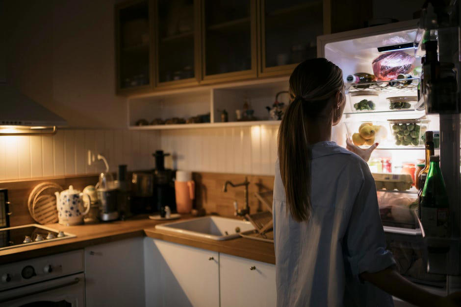 1. Use a portable air conditioner and monitor room temperature carefully, 2. Set a strict curtain schedule for your windows, 3. Replace your HVAC filter and order an inspection, 4. Install leak detectors and monitor for leaks, 5. Keep your outdoor home devices out of direct sunlight, 7. Find cooler alternatives for cooking, 8. Search for electronics to unplug and stop using, 9. Replace your lighting with smart lights, 10. Create easy access to emergency medical services