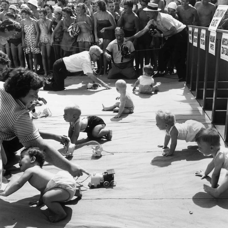 Full House, Laundry Day, A Day at the Races, Snazzy Desk Design, A Hole in the Plan, Playground Fun, Birth of Suburbia, What Screen?, The More Things Change..., Library Class, Teach Them Young, Shopping: A Family Affair, Social Media, What ATM?, Pre-Dance Moms, Make Your Voice Heard