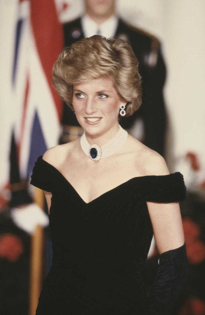 Coco Chanel's influence, Lauren Bacall, Joan Crawford, Marilyn Monroe, Audrey Hepburn, Catherine Deneuve, Diana, Princess of Wales, Elizabeth Hurley, Reese Witherspoon, Victoria Beckham, Kate Moss, Gwyneth Paltrow, Nicole Kidman and Catherine Zeta-Jones, Angelina Jolie, Naomi Campbell, Jennifer Aniston, Kylie Minogue, Sarah Jessica Parker, Jennifer Lawrence, Halle Berry, Cara Delevingne, Kim Kardashian, Charlize Theron, Kendall Jenner, Bella Hadid