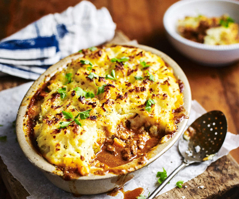 The best cuts for slow cooker beef recipes, You’ll need these…, Tips for slow cooking success, Slow cooker biryani , Slow cooker beef ragu , Slow cooker beef soup with chickpea & chorizo , Slow cooker massaman beef curry , Slow-cooker beef stroganoff , Slow cooker beef ramen with shiitake mushrooms , Slow-cooker beef cheeks in pedro ximénez , Beef and mushroom pies , Slow-cooker beer and thyme beef cheeks , Slow cooker five ingredient cottage pie , Beer and thyme beef cheeks , Slow-cooked Mexican beef chilli mole , Beef and vegetable soup , Coconut curried beef , Lasagne-style crock-pot , Beef casserole with cheesy herb dumplings , Coriander beef curry , Tuscan beef stew , What to serve with your slow cooker beef, More slow cooker inspiration, Even more slow cooker dinners