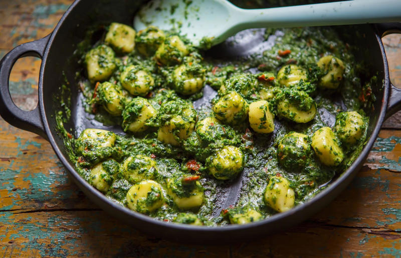 Use it or lose it, Broad bean pods, Broccoli, Cabbage and Brussels sprouts, Chickpea water, Clementines, Corn on the cob, Courgettes, Mushrooms, Root vegetables, Strawberries, Sweet potatoes, Tomatoes, Tortillas, Watercress