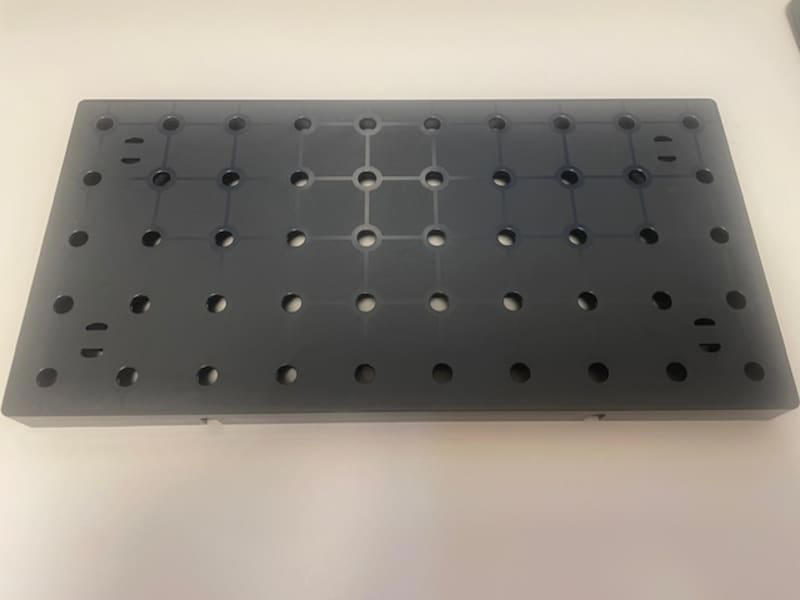 ダイソーのパンチングボードの良い口コミ, ダイソーのパンチングボードの悪い口コミ, ダイソー「カラーパンチングボード」の値段・価格・コスパ, ダイソー「カラーパンチングボード」のサイズ・材質, つっぱり棒とあわせて壁につけるとキッチンツールに◎！, ダイソーのパンチングボードが売ってない？ 売り場はどこ？, ダイソーのパンチングボード用のフックも販売されている？, ダイソーにはデザインボードも販売されている？
