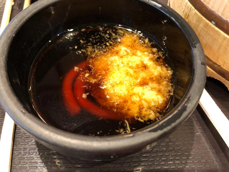 「釜揚げうどんの日」1月1日も実施している？, 丸亀製麺で1日が半額になる実施店舗はどこ？, 丸亀製麺の「釜揚げうどん」は弾力があってもちもちでおいしい！, 「釜揚げうどん」のプチ裏ワザ！“お湯なし”でアレンジもできる, 丸亀製麺「釜揚げうどん」の値段, 丸亀製麺「釜揚げうどん」の原材料・内容量, 丸亀製麺「釜揚げうどん」のカロリー・栄養成分表示, 丸亀製麺の「釜揚げうどん」の賞味期限・保存方法, 丸亀製麺の半額キャンペーン「釜揚げうどん」は持ち帰り・テイクアウトはできる？, 丸亀製麺の持ち帰り「天ぷら」も半額で買える？, 丸亀製麺「釜揚げ家族うどん」も半額になるって噂は本当？, 丸亀製麵は15日も半額になるの？, 丸亀製麺は「生うどん」も持ち帰りできる？ 半額になるの？, 丸亀製麺の「釜揚げうどんの日」でもクーポンは使える？
