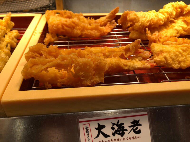 「釜揚げうどんの日」1月1日も実施している？, 丸亀製麺で1日が半額になる実施店舗はどこ？, 丸亀製麺の「釜揚げうどん」は弾力があってもちもちでおいしい！, 「釜揚げうどん」のプチ裏ワザ！“お湯なし”でアレンジもできる, 丸亀製麺「釜揚げうどん」の値段, 丸亀製麺「釜揚げうどん」の原材料・内容量, 丸亀製麺「釜揚げうどん」のカロリー・栄養成分表示, 丸亀製麺の「釜揚げうどん」の賞味期限・保存方法, 丸亀製麺の半額キャンペーン「釜揚げうどん」は持ち帰り・テイクアウトはできる？, 丸亀製麺の持ち帰り「天ぷら」も半額で買える？, 丸亀製麺「釜揚げ家族うどん」も半額になるって噂は本当？, 丸亀製麵は15日も半額になるの？, 丸亀製麺は「生うどん」も持ち帰りできる？ 半額になるの？, 丸亀製麺の「釜揚げうどんの日」でもクーポンは使える？