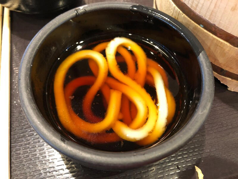 「釜揚げうどんの日」1月1日も実施している？, 丸亀製麺で1日が半額になる実施店舗はどこ？, 丸亀製麺の「釜揚げうどん」は弾力があってもちもちでおいしい！, 「釜揚げうどん」のプチ裏ワザ！“お湯なし”でアレンジもできる, 丸亀製麺「釜揚げうどん」の値段, 丸亀製麺「釜揚げうどん」の原材料・内容量, 丸亀製麺「釜揚げうどん」のカロリー・栄養成分表示, 丸亀製麺の「釜揚げうどん」の賞味期限・保存方法, 丸亀製麺の半額キャンペーン「釜揚げうどん」は持ち帰り・テイクアウトはできる？, 丸亀製麺の持ち帰り「天ぷら」も半額で買える？, 丸亀製麺「釜揚げ家族うどん」も半額になるって噂は本当？, 丸亀製麵は15日も半額になるの？, 丸亀製麺は「生うどん」も持ち帰りできる？ 半額になるの？, 丸亀製麺の「釜揚げうどんの日」でもクーポンは使える？