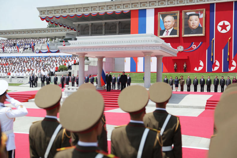 Education, agriculture, and 'security' No longer the hermit kingdom?, A little R&R in North Korea, Welcome to Wonsan-Kalma, The Kim dynasty, Bringing tourism into North Korea, Pyongyang needs money, Attracting foreign tourists (and currencies), The Pyongyang-Moscow partnership, Diplomatic visit, Just in time