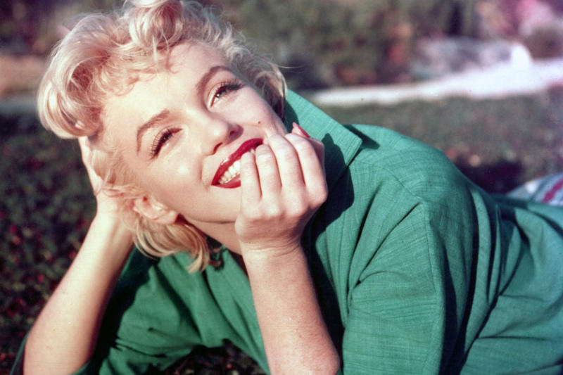 Forever icons, Audrey Hepburn, James Dean, Grace Kelly, Jane Birkin, Sean Connery, Brigitte Bardot, Claudia Cardinale, Ava Gardner, Humphrey Bogart, Elizabeth Taylor, Katharine Hepburn, Paul Newman, Anna Karina, Catherine Deneuve, Sofia Loren, Marcelo Mastroianni, Marilyn Monroe, Jean-Paul Belmondo, Alain Delon