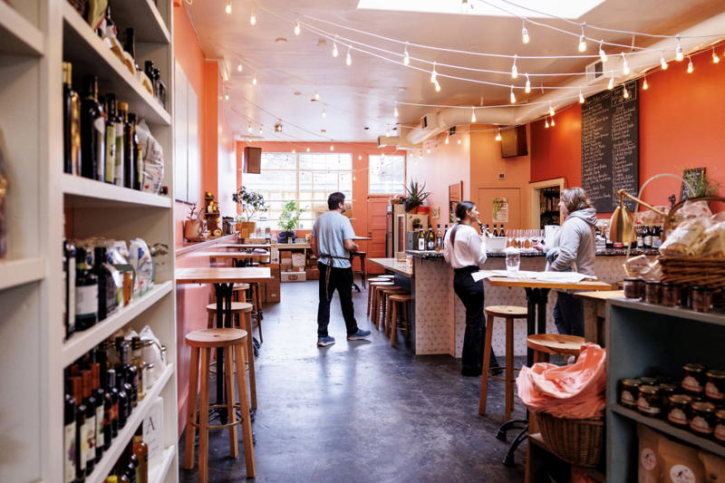 THE SPOTS, Spinasse, Cafe Juanita, Bar Del Corso, Montalcino Ristorante Italiano, Rimini Restaurant, The Pink Door, Cornelly, Via Rosa 11, Cafe Lago, San Fermo, Persephone, Bizzarro Italian Cafe, Pasta Casalinga