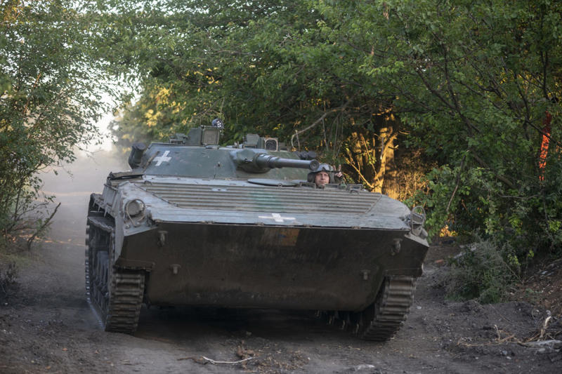 Reusing guns from infantry fighting vehicles Meet the Ukrainian BMP-55 IFV, Photos circulated online, Partially destroyed?, What we know about the situation, An odd prototype made from old parts, Converting older tanks, Little information is known about the BMP-55, Modernization efforts, The main gun was removed, Shifting the engine placement, Thick armor, Mine resistance, Better than other IFVs, A powerful weapon, Offensive capabilities, The idea behind the BMP-55, Captured by Russia or still in Ukrainian hands?
