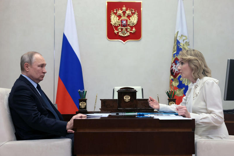 ロシアに連れ去られるウクライナの子供たち, ロシア国内で再教育, 基礎的な軍事教育「ヴォイン」, 「あらゆる倫理的問題を無視」, 累計1万9,000人の子供たちがさらわれる, ロシアによる苛烈な再教育, アイデンティティを抹消, 国際刑事裁判所は逮捕状を発行