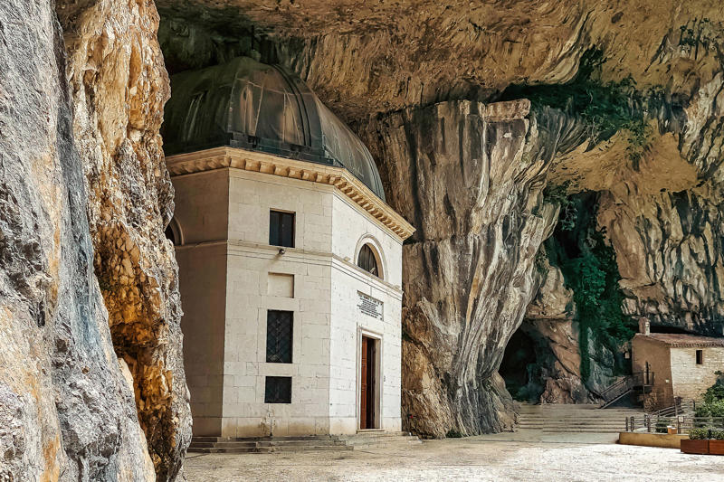 Frasassi Caves, Italy Basilica Cistern, อิสตันบูล, ตุรกี, บิกเบน, ลอนดอน, อังกฤษ, ชลาคาร Adalaj, อินเดีย, ปอร์โตเวเนเร, อิตาลี, อุทยาน Rodrigues Alves, บราซิล, Rani ki Vav, อินเดีย, วัดอรุณ, ไทย, ประตูชัยถนนออกัสตา, โปรตุเกส, ทัชมาฮาล, อินเดีย, ป้อมแดง, อินเดีย, น้ำพุเทรวี, อิตาลี, ติวานากู, โบลิเวีย, สเบตลา, ตูนิเซีย, ป้อมจิตตอร์, อินเดีย, สวนจีน สิงคโปร์, เปตรา จอร์แดน, ซุ้มประตูคอนสแตนติน, อิตาลี, Yaxchilán, เม็กซิโก, โรงอาบน้ำคาราคัลลา, อิตาลี, San Miguel de Allende, เม็กซิโก, วิหารโอลิมเปียนซูส กรุงเอเธนส์ ประเทศกรีซ, ถ้ำฟราซาสซี ประเทศอิตาลี, สุสานซิลลูสตานี ประเทศเปรู, สำนักแห่งเอเธนส์ ประเทศกรีซ, ลาซซาเรตโตแห่งอันโคนา ประเทศอิตาลี, วิหารเอเรคธีออน กรีซ, อนุสรณ์สถานแห่งชาติเดวิลโพสต์ไพล์ แคลิฟอร์เนีย, สุสานหลวง เปตรา จอร์แดน, ตูลุม, เม็กซิโก, แบมบะระ, อังกฤษ, บูดาเปสต์, ฮังการี, ป้อมอาเมร์, อินเดีย, มาชูปิกชู, เปรู, ตอสสาเดอมาร์, สเปน, สวน Gonaitei, ญี่ปุ่น, วิคโลว์, ไอร์แลนด์, ปาเลงเก, เม็กซิโก, Bethesda Terrace, นิวยอร์ก, สหรัฐฯ, โบสถ์ซานปิเอโตร, อิตาลี, สวนชา, มณฑลฉางซิง, จีน, มัสยิด Tin Mal, โมร็อกโก, ป่าสงวนแห่งชาติ Uinta-Wasatch-Cache, ยูทาห์, สหรัฐอเมริกา, ไดโกจิ, เกียวโต, ญี่ปุ่น, แอริโซนา, สหรัฐอเมริกา, อุทยานประวัติศาสตร์แห่งรัฐ Ward Charcoal Ovens ใกล้อีลี, เนวาดา, Vallone dei Mulini, อิตาลี, อุทยานแห่งรัฐสมิธ ร็อค, ออริกอน, สหรัฐอเมริกา, San Juan de Gaztelugatxe, สเปน, ป้อมรายครห์, อินเดีย, หอสังเกตการณ์ทะเลทรายแกรนด์แคนยอน, แอริโซนา, สหรัฐฯ, พระราชวังอิมพีเรียล, ญี่ปุ่น, ซากปราสาทเพนนาร์ด, สหราชอาณาจักร, ปราสาทอิวะคุนิ, ญี่ปุ่น, จังหวัดนางาโนะ, ญี่ปุ่น, วิหารพาร์เธนอน, กรีซ, ปราสาท Classiebawn, ไอร์แลนด์, เชฟชาอูน, โมร็อกโก, สวนชินจูกุ เกียวเอ็น, ญี่ปุ่น, ลักซอร์, อียิปต์, สะพานโบราณจั่วอิง, จีน, ปราสาท Torrechiara, อิตาลี, สวนราชพฤกษ์, ไทย, กำแพงเมืองจีน, ซากปรักหักพังจัตุรัสโรมัน, อิตาลี, ป้อม Lovrijenac, โครเอเชีย, กังหันลมพิทสโตน, บักกิงแฮมเชอร์, คาซามิลา, สเปน, ซากปรักหักพังของชาวมายันในซูนานตูนิช, เบลีซ, กัสเตลโนด์ ลา ชาแปล, ฝรั่งเศส, ปราสาทเบร์ลังกา เด ดูเอโร, สเปน, วิหารลักซอร์, อียิปต์, ประตูราชสีห์, ตุรกี, Trethevy Quoit, คอร์นวอลล์, Tinghir, โมร็อกโก, ปราสาทวอลซิน, เบลเยียม, ปาลาซโซ เวคคิโอ, อิตาลี, วิหารแห่งโพไซดอน, กรีซ, ไรน์แลนด์-พาลาทิเนต, เยอรมนี, แคนยอนเดอเชลลี, แอริโซนา, สหรัฐอเมริกา, นิวยอร์ก ซิตี้, จังหวัดคาโย, เบลีซ, ทิกัล, เอลเปเตง, กัวเตมาลา