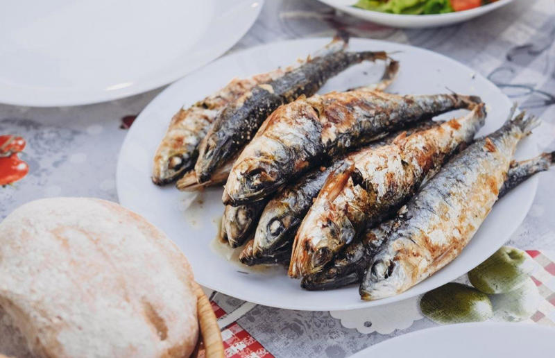 Fish oils: a different way Worth the money?, Know your nutrient needs, Biotin: a natural source, Caffeine, Caffeine: a balanced buzz, Calcium: tastier alternatives, Collagen, Collagen: delicious and nutritious, Fish oils, Fish oils: a different way, Garlic: a food-first approach, Melatonin, Melatonin: eat for sleep, Multivitamins, Multivitamins: eat a rainbow, Probiotics, Probiotics: try live foods, Protein: a diet-based approach, Selenium, Selenium: an easy fix, Vitamin C