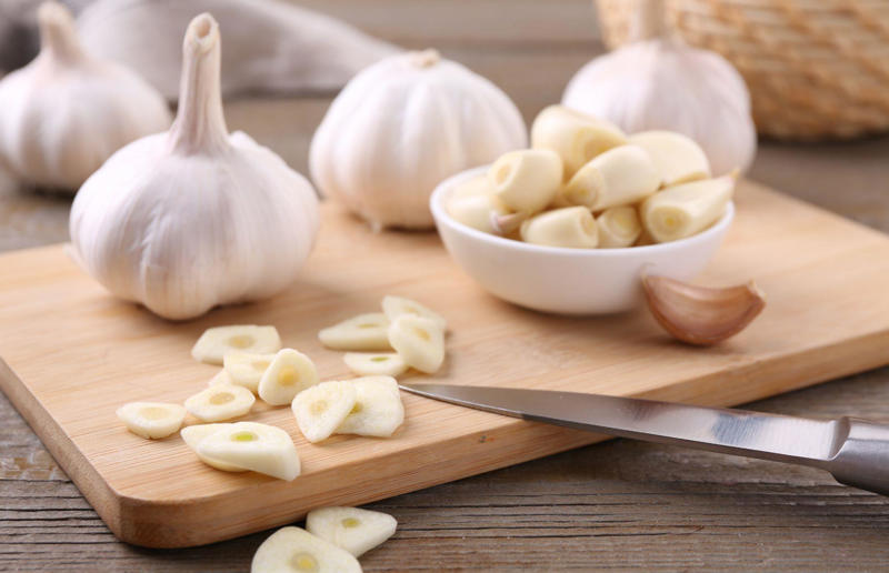Garlic: a food-first approach Worth the money?, Know your nutrient needs, Biotin: a natural source, Caffeine, Caffeine: a balanced buzz, Calcium: tastier alternatives, Collagen, Collagen: delicious and nutritious, Fish oils, Fish oils: a different way, Garlic: a food-first approach, Melatonin, Melatonin: eat for sleep, Multivitamins, Multivitamins: eat a rainbow, Probiotics, Probiotics: try live foods, Protein: a diet-based approach, Selenium, Selenium: an easy fix, Vitamin C