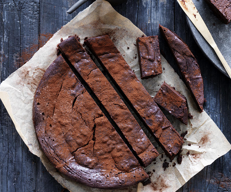 Test Kitchen tips for baking gluten free cakes, You’ll need these…, Gluten free cake recipes,          Gluten-free mandarin, polenta and macadamia cake      ,          Julie Goodwin’s gluten free banana cake      ,          Gluten-free chocolate hazelnut cake      ,          Gluten-free chocolate cake      ,          Watermelon cake      ,          Little gluten free chocolate cakes      ,          Pure apple cake with golden syrup custard      ,          Flourless orange &amp; white chocolate cake      ,          Chocolate cake with sour cherry ganache      ,          Cardamom and lemon cake with vanilla labne and lemon syrup      ,          Lemon and zucchini polenta cake      ,          Dark and dreamy chocolate cake      ,          Gluten-free New York cheesecake      ,          Ricotta, polenta and blueberry cake      ,          Gluten-free lamingtons      ,          Flourless chocolate roulade      ,          Flourless chocolate, prune &amp; hazelnut cake      ,          Polenta and ricotta cake with rosemary lemon syrup      ,          Flourless almond, peach and orange blossom loaves      ,          Gluten free rosewater chocolate cake      ,          Raw choc-peanut cake      ,          Lemontons      ,          Spiced apple cupcakes      ,          Earl grey and chocolate cheesecake      ,          Orange buttermilk syrup cake      ,          Sicilian almond, apple and ricotta cake with pecans      ,          Flourless hazelnut chocolate cake      ,          Gluten-free blueberry cake      ,          Gluten-free glace fruit cakes      ,          Gluten-free orange syrup cake      ,          Flourless fig, pecan and maple cake      ,          Upside-down mandarin polenta yoghurt cake      ,          Chocolate orange mousse cake      ,          Plum and lemon polenta cake      , How to make gluten free cupcakes, Savoury gluten free recipes, More gluten-free recipes