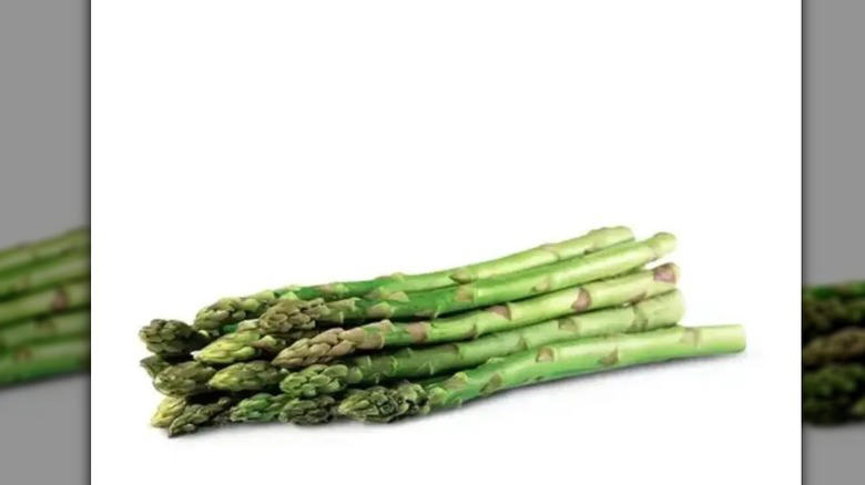 Worst: Mama Cozzi Take-And-Bake Mega Meat Or Five-Cheese Pizza, Worst: Bagged Avocados, Best: Organic Romaine Hearts, Worst: Fresh Herbs, Best: Choceur Chocolate (Or Any Aldi Chocolate), Best: The Entire Baking Aisle, Worst (And Best?): Meats, Best: Happy Farms Cream Cheese, Worst: Asparagus