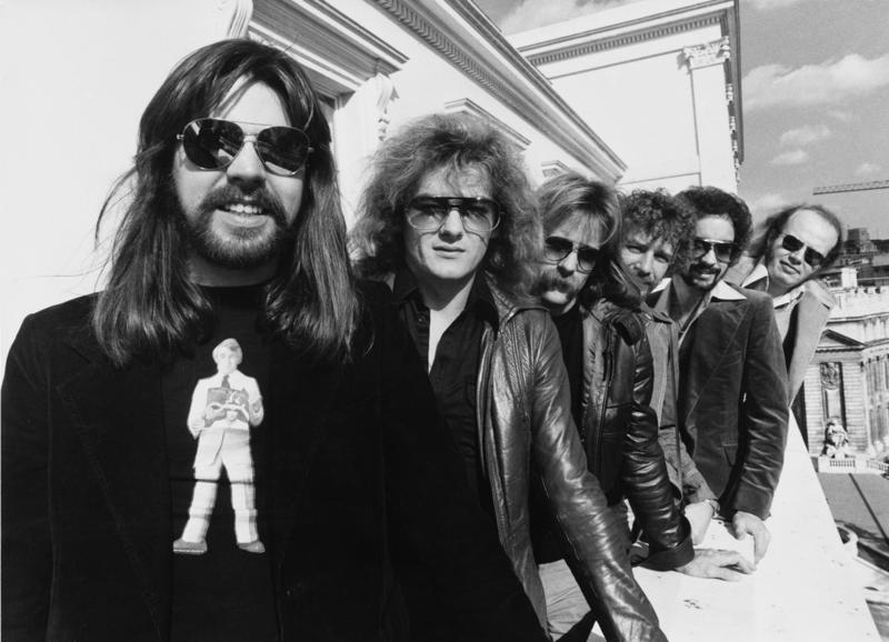 Bob Seger & the Silver Bullet Band Crosby, Stills, Nash & Young, The Eagles, The Doors, Aerosmith, Van Halen, Metallica, Guns N' Roses, Fleetwood Mac, Bob Seger & the Silver Bullet Band, Steve Miller Band, Bruce Springsteen and the E Street Band, Foo Fighters, The Doobie Brothers
