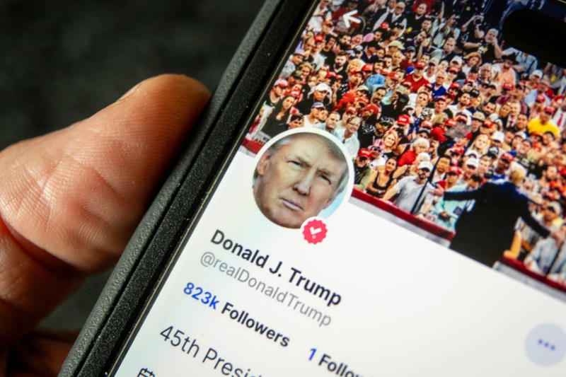 関税を振りかざすトランプ政権, 生産拠点をインドに移転する計画, トランプ大統領のSNS投稿, アップル社以外にもおよぶ影響, すべてのスマートフォン製造業者が対象, 米大統領の影響力, トランプ関税の効果は？, 最大3,500ドルに値上げ, 「損害を与えるつもりはない」, ハセット委員長の主張