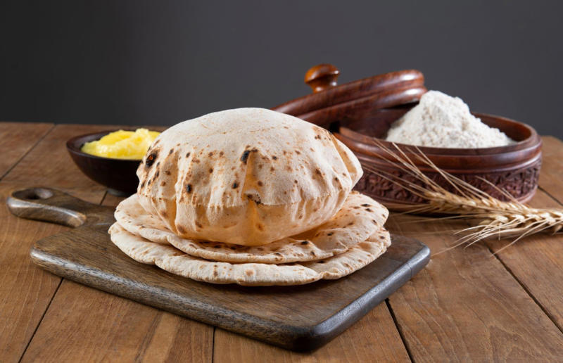 8. Chapati, India 33. Mielie bread, South Africa, 32. Grissini, Italy, 31. Arepa, Colombia and Venezuela, 30. Injera, Eritrea and Ethiopia, 29. Knäckebröd, Sweden, 28. Rēwena bread, New Zealand, 27. Brioche, France, 26. Khameer flatbread, UAE, 25. Damper, Australia, 24. Bannock, Canada, 23. Pumpernickel, Germany, 22. Pane carasau, Italy, 21. Broa, Portugal, 20. Korovai, Ukraine, 19. Obwarzanek Krakowski, Poland, 18. Paratha, India, 17. Focaccia, Italy, 16. Manakeesh, Middle East, 15. Submarine roll, USA, 14. Pupusa, El Salvador, 13. Soda bread, Ireland, 12. Pretzel, Germany, 11. Challah, Israel, 10. Shokupan, Japan, 9. English Muffin, England, UK, 8. Chapati, India, 7. Pitta, Greece, Middle East, 6. Mantou, China, 5. Bagel, Canada, Poland, and USA, 4. Tortilla, Mexico, 3. Ciabatta, Italy, 2. Naan, India
