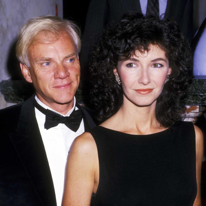 Malcolm McDowell and Mary Steenburgen, Catherine Keener and Dermot Mulroney, Ellen Barkin and Gabriel Byrne, Linda Hamilton and James Cameron, Billy Crudup and Mary Louise Parker, Eva Mendes and Ryan Gosling, Rose Byrne and Bobby Cannavale, Michael Sheen and Kate Beckinsale, Adam Brody and Leighton Meester, Enrique Iglesias and Anna Kournikova, Rashida Jones and Ezra Koenig, Laurence Fishburne and Gina Torres, Alexis Bledel and Vincent Kartheiser, Adam Driver and Joanne Tucker