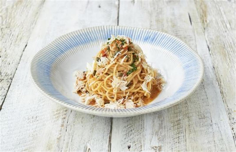 Crab spaghetti Speedy suppers, Homemade pitta nachos with crispy lamb and salad, Sticky honey and ginger chicken, Fish finger sandwich, Butternut squash and feta pizza, Speedy chicken broth, Teriyaki steak and asparagus, Huevos rancheros, Prawn, chorizo and basil linguine, Cheese, ham and fig crêpes, Steak with peppercorn sauce, Caesar salad, Mussels rassa, Cheeseburgers, Grilled king prawns with chermoula, Loaded jacket potatoes, Easy macaroni cheese, Lamb and chorizo burger, Apple and turkey quesadillas, Spiced beef skewers, Yakisoba, Thai spiced fish cakes, Chinese crispy pork, Falafel sandwich, Prawn tacos, Grilled vegetable salad, Crab spaghetti, Potato, courgette and goats’ cheese frittata, Haddock in cheese sauce, Sausages with cannellini mash, Croque madame
