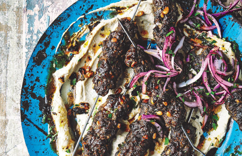 Spiced beef skewers Speedy suppers, Homemade pitta nachos with crispy lamb and salad, Sticky honey and ginger chicken, Fish finger sandwich, Butternut squash and feta pizza, Speedy chicken broth, Teriyaki steak and asparagus, Huevos rancheros, Prawn, chorizo and basil linguine, Cheese, ham and fig crêpes, Steak with peppercorn sauce, Caesar salad, Mussels rassa, Cheeseburgers, Grilled king prawns with chermoula, Loaded jacket potatoes, Easy macaroni cheese, Lamb and chorizo burger, Apple and turkey quesadillas, Spiced beef skewers, Yakisoba, Thai spiced fish cakes, Chinese crispy pork, Falafel sandwich, Prawn tacos, Grilled vegetable salad, Crab spaghetti, Potato, courgette and goats’ cheese frittata, Haddock in cheese sauce, Sausages with cannellini mash, Croque madame