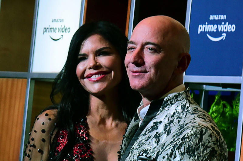 From MacKenzie to Lauren Sanchez Bezos' wedding takes a turn, Venice vs. Bezos, Wedding plans, The most difficult life for the locals, Yachts are an environmental threat, No 'Space' for Bezos, His yacht will not enter Venice, He will stay in another country, An extravagant arrival on an island, A 'modest' arrival at her wedding, A safe island, It's not a giant wedding, The local government in favor of Bezos, Bezos's gift, No gifts for the ceremony, Several organizations have joined, Greenpeace also stated, Against the exploitation of the city, The alleged ceremony, Bezos will not be coming to church, Call attention to a broader problem