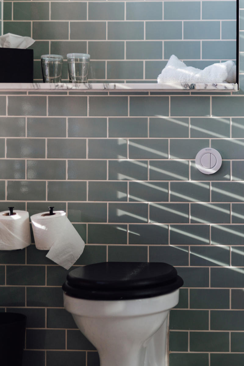 Why toilet bowl stains happen, How to use citric acid to remove toilet bowl stains, Here’s how to do it:, How to remove brown, grey, and yellow toilet stains, Can you mix baking soda and vinegar in the toilet?, How to prevent stains from coming back